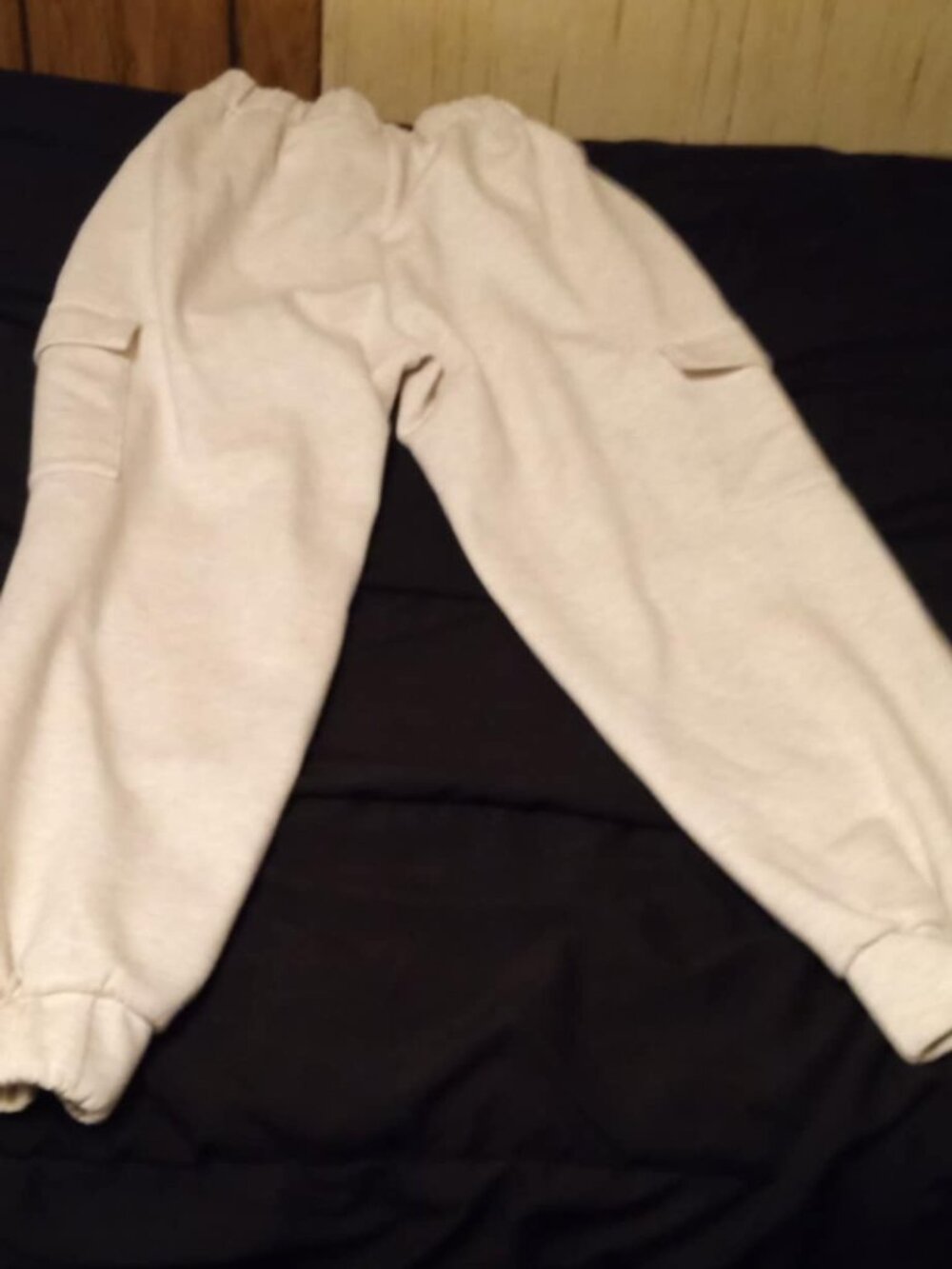 Express Women's Cozy & Soft Relaxed Fit Cargo Jogger Ivory small very nice - Picture 2 of 2